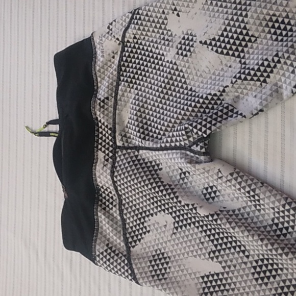 NIKE DRI-FIT NIKE RUNNING WOMENS ATHLETIC CAPRI LEGGINGS - Picture 13 of 17